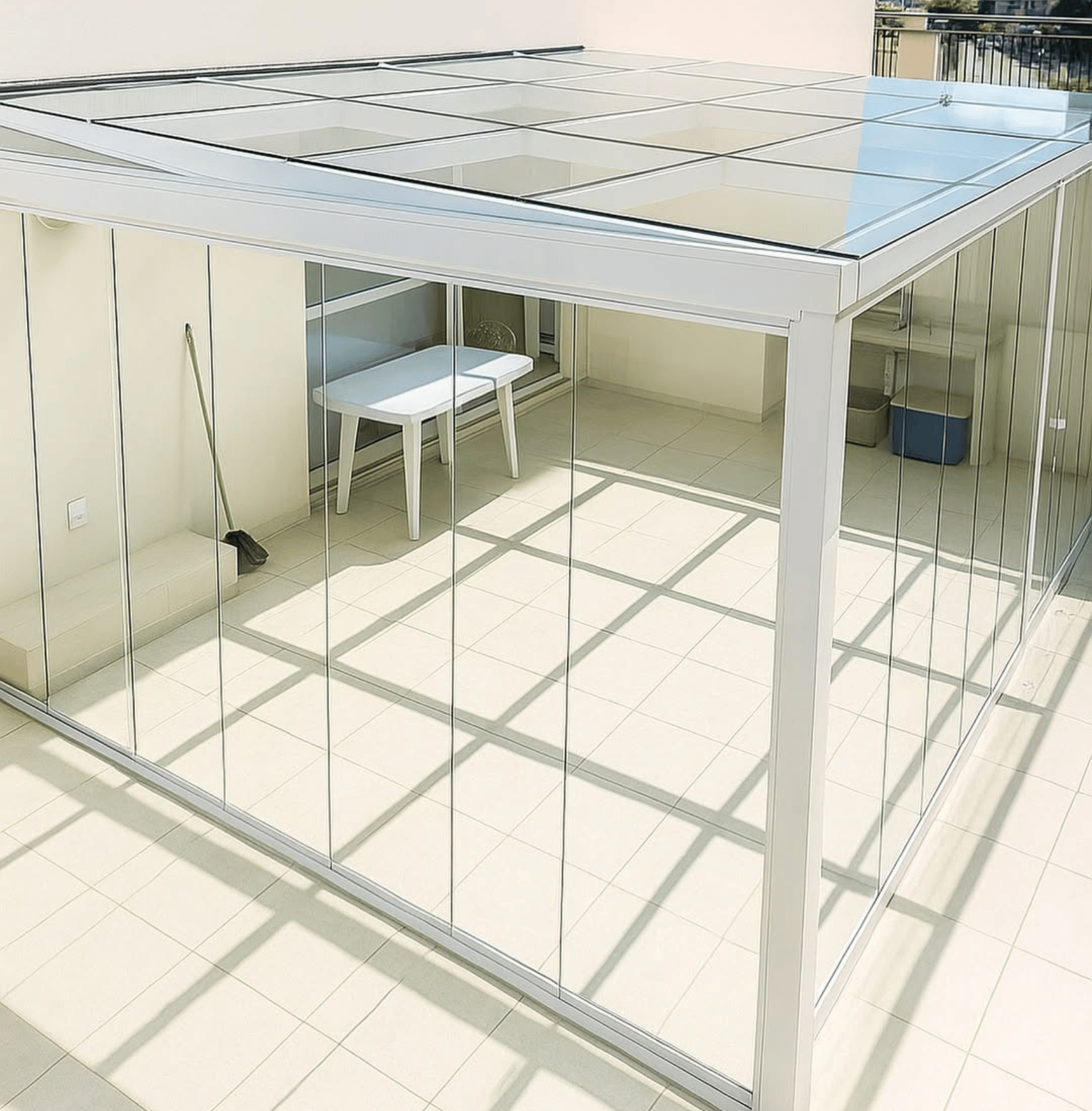 Cobertura em vidro laminado executada pela Dalta Glass em São Paulo